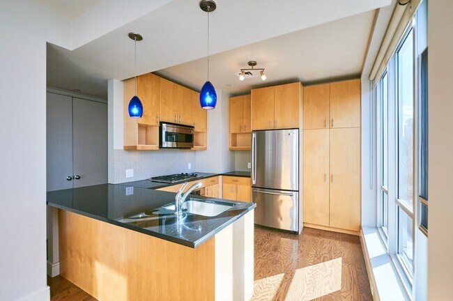 700 Harrison Ave in Boston, MA - Building Photo - Building Photo