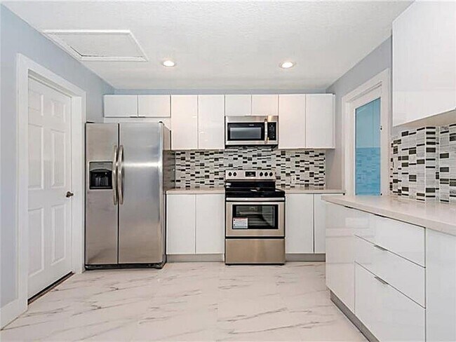 5770 NE 18th Ave, Unit 3121 in Fort Lauderdale, FL - Building Photo - Building Photo