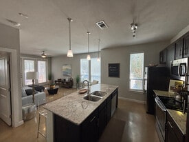 4300 Cromwell Dr in Kyle, TX - Building Photo