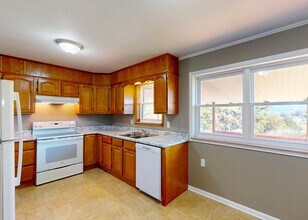 616 E Barton Ridge Rd in Greeneville, TN - Building Photo - Building Photo