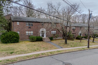 Huntington Commons in Manchester, CT - Foto de edificio - Primary Photo