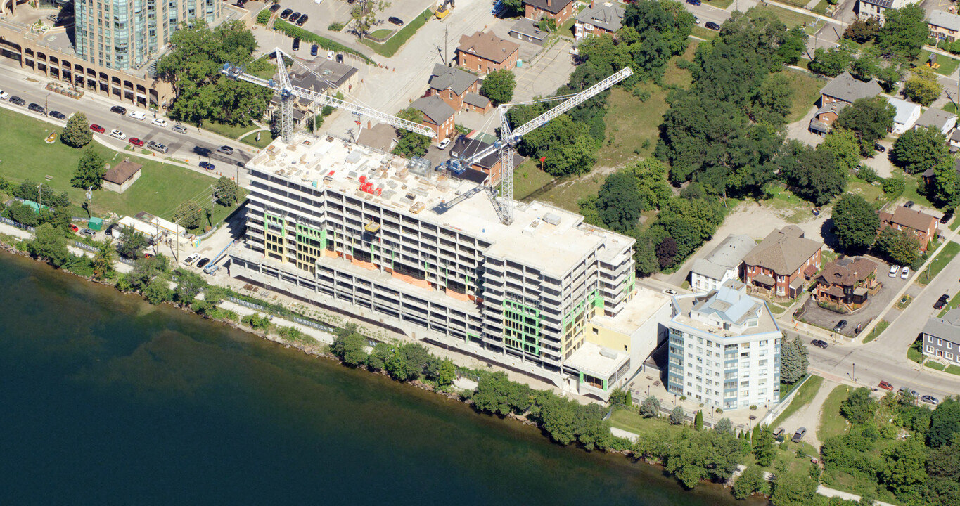 Lakhouse Residences in Barrie, ON - Building Photo