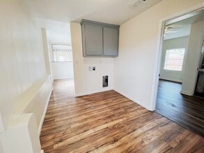 1005 Sterling Rd in Bakersfield, CA - Building Photo - Building Photo
