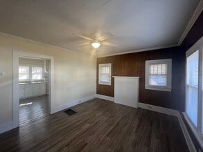 620 Providence Rd in Graham, NC - Building Photo - Building Photo
