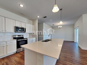 1025 Summer Stone Lp, Unit 1205 in Apopka, FL - Building Photo - Building Photo