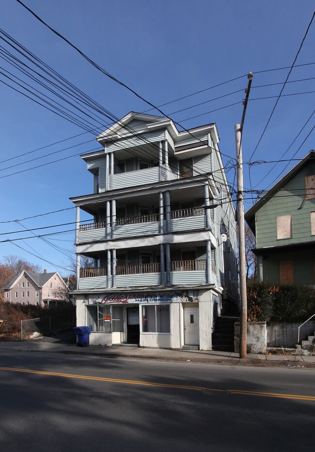 549 Baldwin St in Waterbury, CT - Foto de edificio - Building Photo