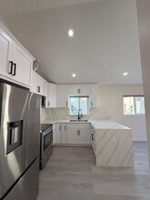 720 Geneva St in Glendale, CA - Foto de edificio - Building Photo