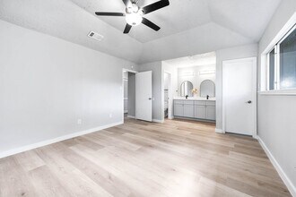 3430 W Creek Club Dr in Missouri City, TX - Foto de edificio - Building Photo