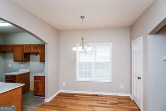 2412 Lakewood Ave SW in Atlanta, GA - Building Photo - Building Photo