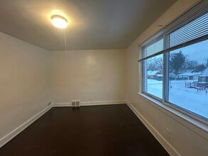 15785 Pinehurst St in Detroit, MI - Building Photo - Building Photo