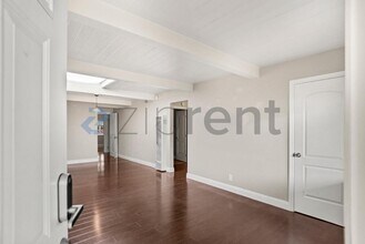1135 Hollyburne Ave in Menlo Park, CA - Building Photo - Building Photo