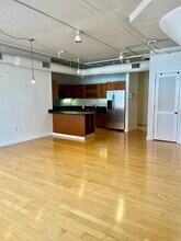 96 South St, Unit 11-3 in Boston, MA - Foto de edificio - Building Photo