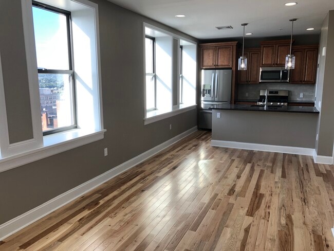 108 N Washington Ave, Unit 1101 in Scranton, PA - Foto de edificio - Building Photo