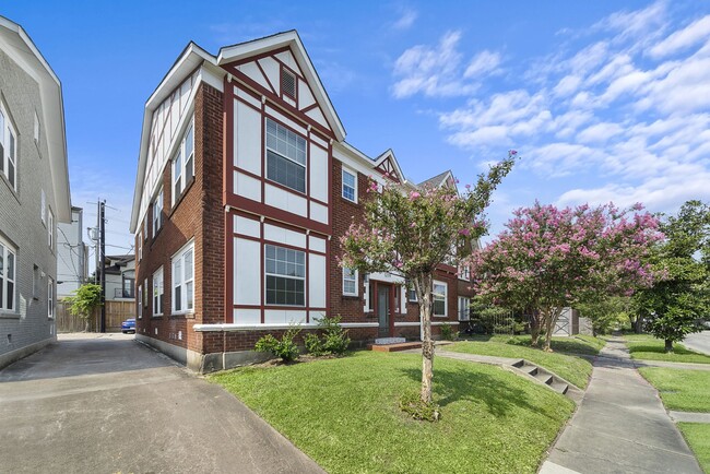 1219 W Gray St in Houston, TX - Building Photo - Building Photo