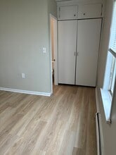 41 White St, Unit 1 in New York Mills, NY - Foto de edificio - Building Photo