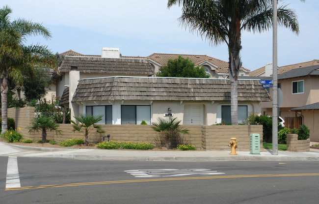 16971 Sims St in Huntington Beach, CA - Building Photo - Building Photo