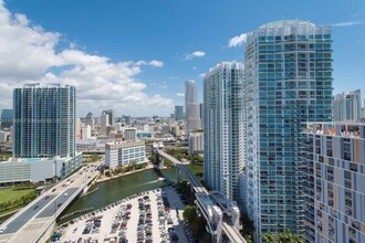 68 SE 6th St, Unit # 2112 in Miami, FL - Building Photo - Building Photo