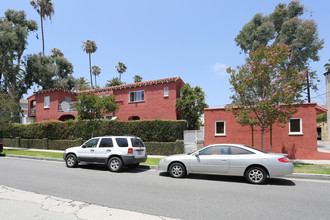 462 S Palm Dr in Beverly Hills, CA - Building Photo - Building Photo