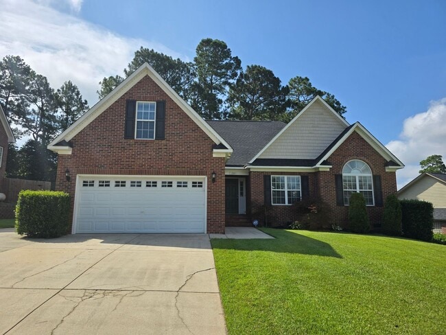 property at 735 Larkspur Dr