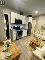 72 Victoria Ave S in Hamilton, ON - Building Photo