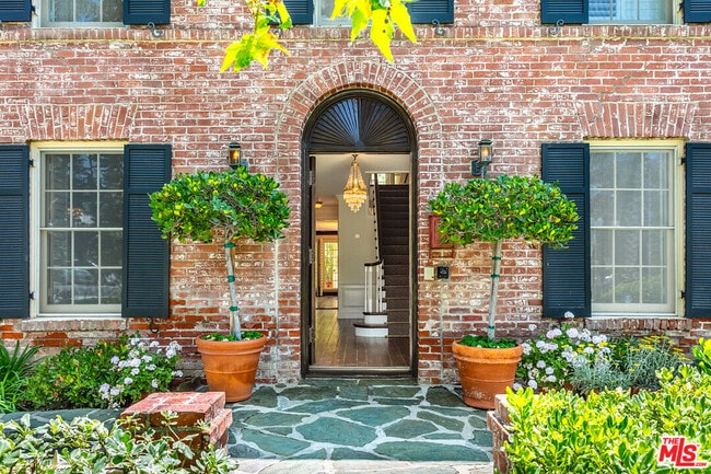 612 Alta Dr in Beverly Hills, CA - Building Photo - Building Photo