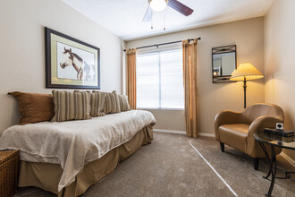 La Mirage Apartment Homes in Albuquerque, NM - Building Photo - Interior Photo