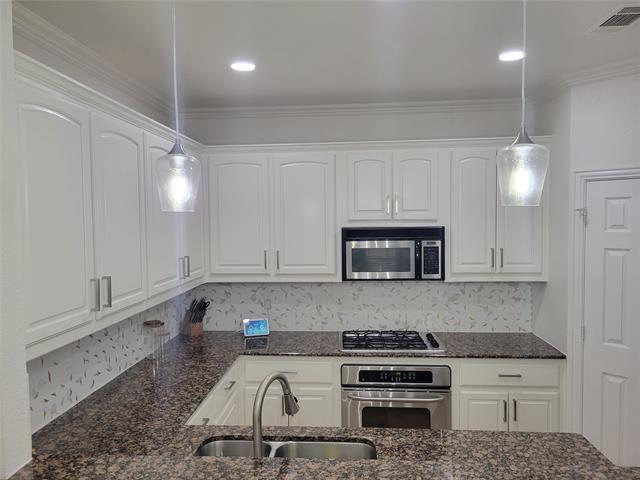 4263 Towne Lake Ct in Irving, TX - Building Photo - Building Photo