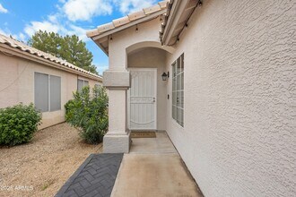 3404 E Lavey Ln in Phoenix, AZ - Foto de edificio - Building Photo