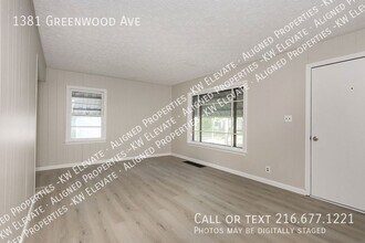 1381 Greenwood Ave in Akron, OH - Building Photo - Building Photo