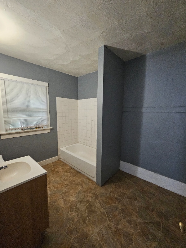 1616 W Howett St in Peoria, IL - Building Photo - Building Photo