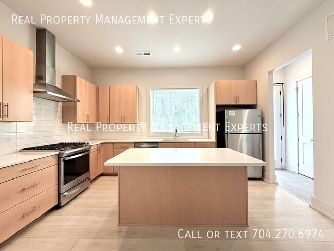 4115 Merlane Dr in Charlotte, NC - Building Photo - Building Photo