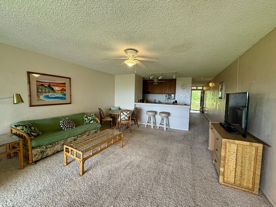 75-5681-5681 Kuakini Hwy in Kailua Kona, HI - Building Photo