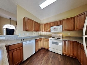 4108 Barnes Cove Ct in Antioch, TN - Foto de edificio - Building Photo