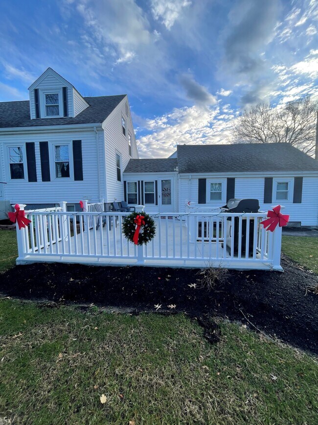 31 Walter St Rentals in Barrington, RI