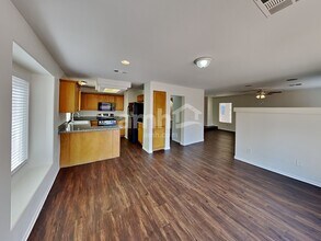 7534 Tuckaway Harbor St in Las Vegas, NV - Building Photo - Building Photo
