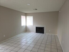 8703 W Puget Ave in Peoria, AZ - Foto de edificio - Building Photo