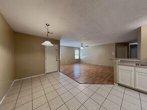 9726 Gulfstream in Conroe, TX - Building Photo - Building Photo