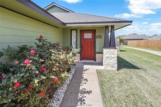 916 Crested Point Dr in College Station, TX - Building Photo - Building Photo