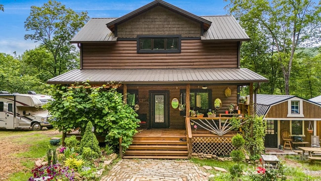 property at 41 Dillingham Ests Trl