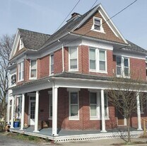 24 N Main St in Manchester, PA - Building Photo