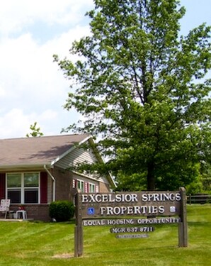 Excelsior Springs in Excelsior Springs, MO - Building Photo