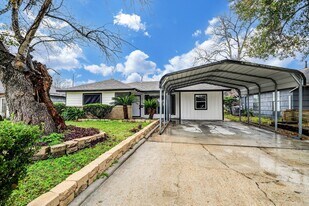8618 Flossie Mae St in Houston, TX - Building Photo