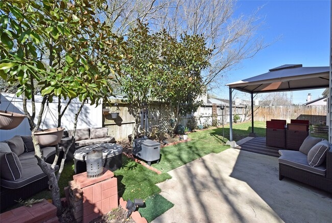 3203 E Rangecrest Pl