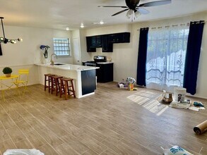 7907 Locksley Rd in Houston, TX - Building Photo - Building Photo