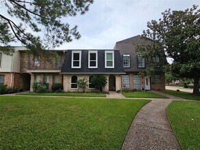1806 Saxony Ln in Houston, TX - Building Photo - Building Photo