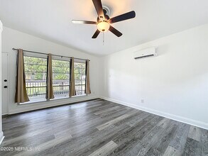 800 North St in Green Cove Springs, FL - Foto de edificio - Building Photo
