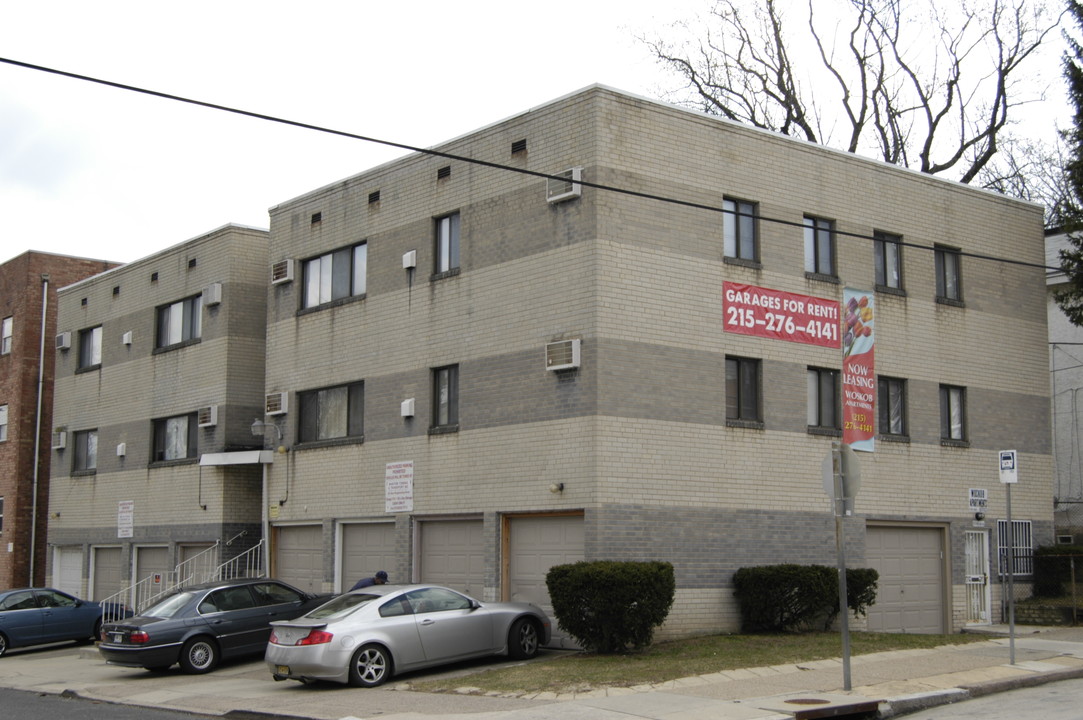 950 W Spencer Ave in Philadelphia, PA - Foto de edificio