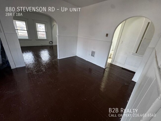 880 Stevenson Rd in Cleveland, OH - Building Photo - Building Photo