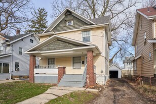 349 Beechwood Dr in Akron, OH - Building Photo
