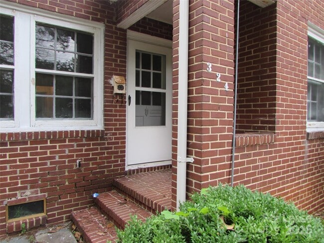 324 W McCubbins St in Salisbury, NC - Building Photo - Building Photo